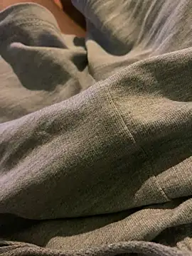 Snapshot of Sensational_grip chatting on 02-03-26, 07:41 Sensational grip online show from 02-03-26, 07:41