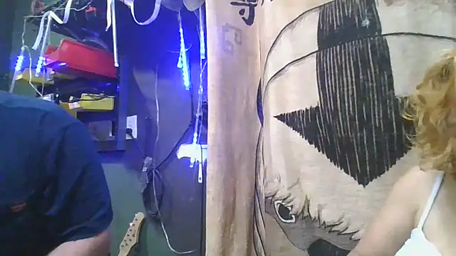 Snapshot of Eclipsed8 chatting on 02-13-26, 09:27 Eclipsed8 online show from 02-13-26, 09:27