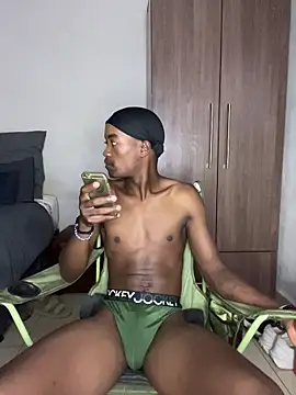 Snapshot of Boytoy_BigD chatting on 02-14-26, 10:28 Boytoy BigD online show from 02-14-26, 10:28