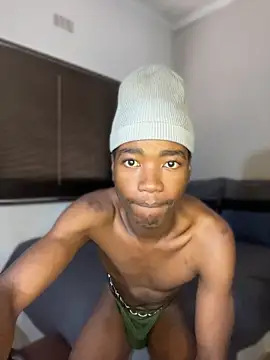 Snapshot of Boytoy_BigD chatting on 04-11-26, 12:53 Boytoy BigD online show from 04-11-26, 12:53