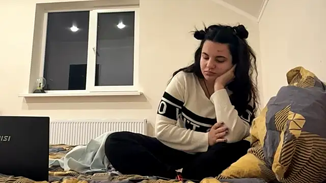 Snapshot of ArielleLeitao chatting on 11-14-25, 03:11 ArielleLeitao online show from 11-14-25, 03:11