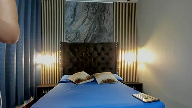 Alyra Moon online show from 12-03-25, 04:20