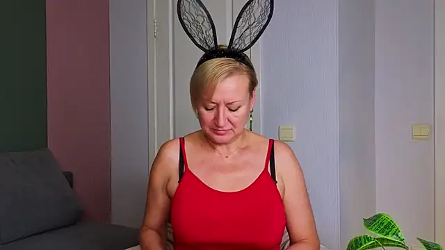 JessyMor online show from 11-13-25, 04:28