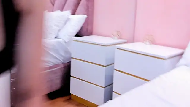 roxyflame  online show from 11-27-25, 11:45