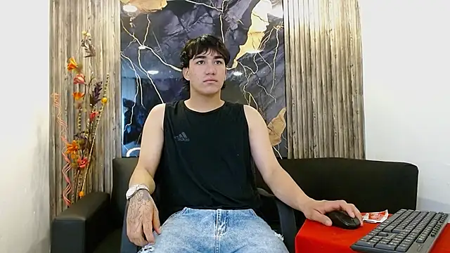 Tommy160920 online show from 11-18-25, 12:42