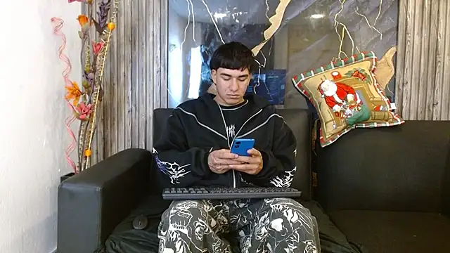 Tommy160920 online show from 11-25-25, 02:28