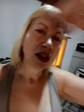 Snapshot of SexyMilf1211 chatting on 01-07-26, 01:35 SexyMilf1211 online show from 01-07-26, 01:35