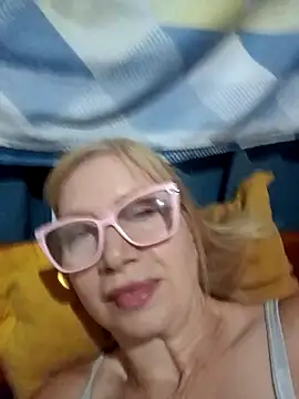 Snapshot of SexyMilf1211 chatting on 02-05-26, 04:22 SexyMilf1211 online show from 02-05-26, 04:22