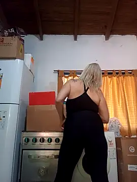 SexyMilf1211 online show from 03-18-26, 05:16