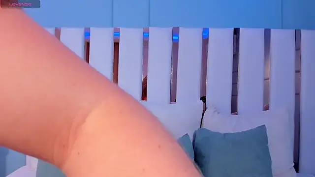 celeste laureent online show from 01-16-26, 11:47