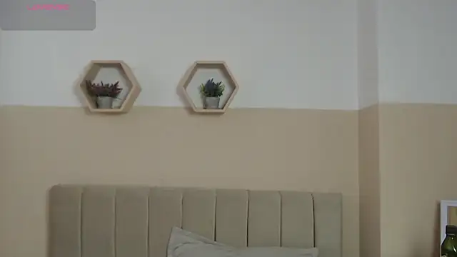 Snapshot of Charlothe_7 chatting on 06-20-26, 01:47 Charlothe 7 online show from 06-20-26, 01:47