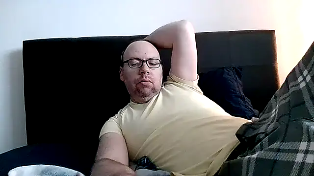 Snapshot of sbeast69 chatting on 11-29-25, 01:58 sbeast69 online show from 11-29-25, 01:58