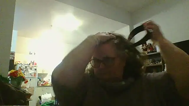 TiguhguhrsRose online show from 11-18-25, 03:23