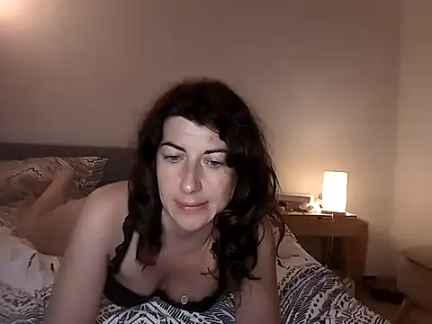 Snapshot of Jo_LieLive chatting on 06-19-26, 07:28 Jo LieLive online show from 06-19-26, 07:28