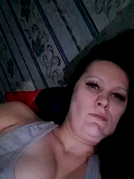 Snapshot of RomiTreats chatting on 11-15-25, 12:02 RomiTreats online show from 11-15-25, 12:02