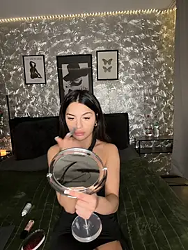 DeineJulia online show from 11-27-25, 07:05