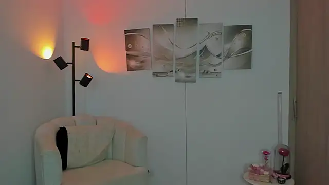 haileyflorez  online show from 02-17-26, 05:19