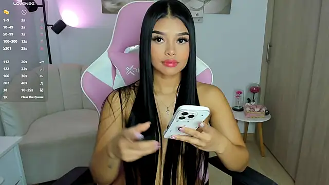 Snapshot of haileyflorez_ chatting on 06-14-26, 03:36 haileyflorez online show from 06-14-26, 03:36