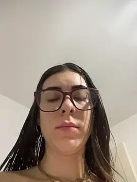 Snapshot of fer-nanda chatting on 02-15-26, 03:25 fer-nanda online show from 02-15-26, 03:25