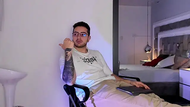 Ethan Greys online show from 12-01-25, 04:28