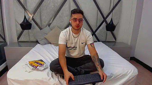 Ethan Greys online show from 01-14-26, 11:31