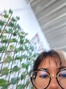 Hailee 520 online show from 11-27-25, 02:41