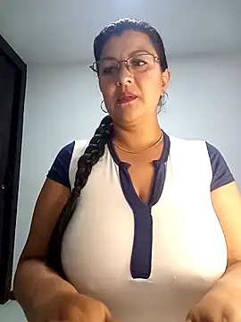 CelesteAlvarez1989 online show from 05-06-26, 05:03