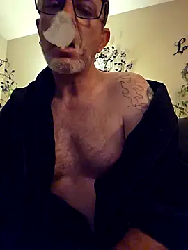 Snapshot of longsmooth4u chatting on 11-19-25, 08:47 longsmooth4u online show from 11-19-25, 08:47