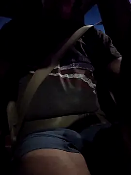 Snapshot of longsmooth4u chatting on 03-21-26, 01:43 longsmooth4u online show from 03-21-26, 01:43