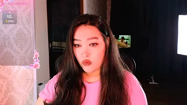 Snapshot of Emma_Uilson chatting on 11-19-25, 11:32 Emma Uilson online show from 11-19-25, 11:32