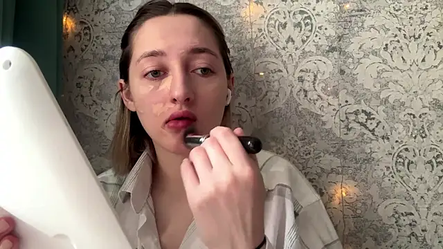 Emily lyy online show from 12-03-25, 09:18