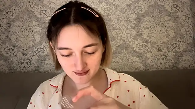 Emily lyy online show from 01-15-26, 06:11