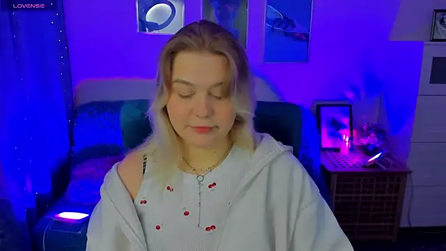 LouiseMous online show from 11-29-25, 09:51