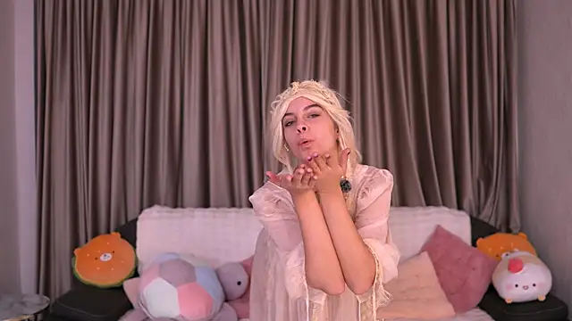 Snapshot of Luna_Veyra chatting on 11-14-25, 11:13 Luna Veyra online show from 11-14-25, 11:13