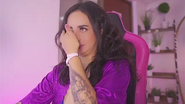 Enola Holmes  online show from 11-26-25, 12:28