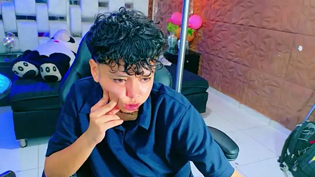 Snapshot of lunabustygirl chatting on 01-17-26, 04:17 lunabustygirl online show from 01-17-26, 04:17