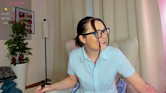 KiraRogers online show from 01-11-26, 09:47