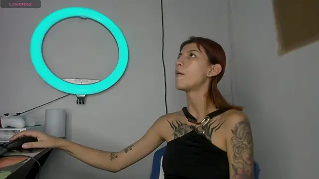 Hot play18 online show from 03-08-26, 10:24