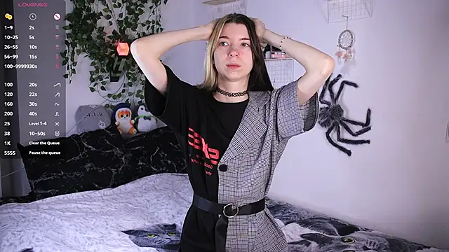 Emmie shy online show from 11-23-25, 02:50