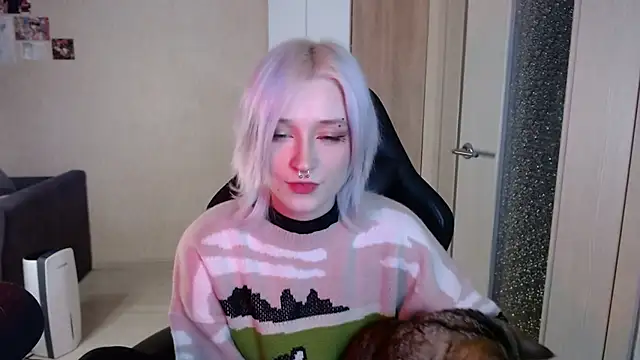 SophiaLur online show from 11-28-25, 03:14