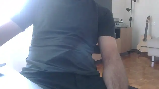 Snapshot of Ilsexyvizietto chatting on 04-19-26, 09:41 Ilsexyvizietto online show from 04-19-26, 09:41