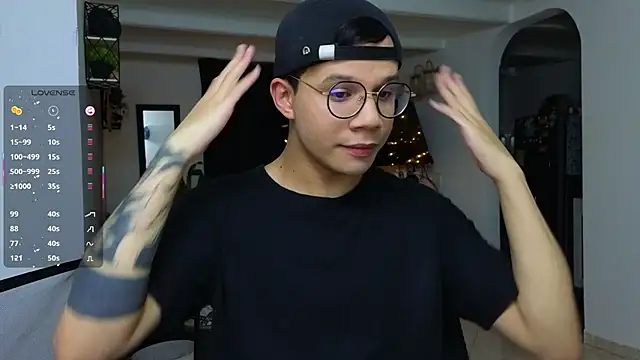 Snapshot of MarcoKostov chatting on 12-14-25, 02:28 MarcoKostov online show from 12-14-25, 02:28