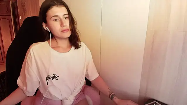 KristinaScott online show from 02-24-26, 04:05