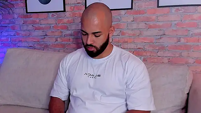 Chris Varden online show from 04-11-26, 02:43