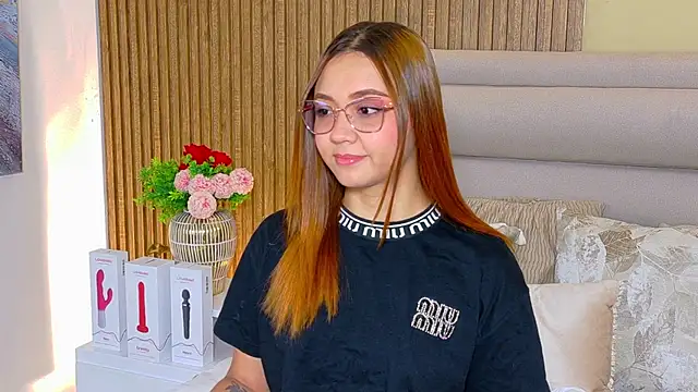 Snapshot of LondraBlush chatting on 06-23-26, 11:19 LondraBlush online show from 06-23-26, 11:19