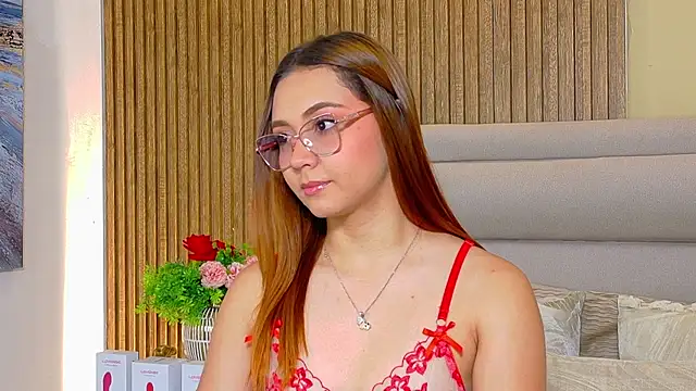 Snapshot of LondraBlush chatting on 07-17-26, 12:45 LondraBlush online show from 07-17-26, 12:45