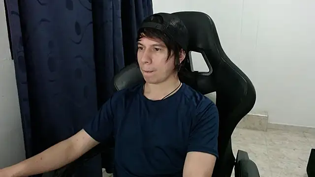 Snapshot of Daniell_Young chatting on 11-18-25, 07:35 Daniell Young online show from 11-18-25, 07:35