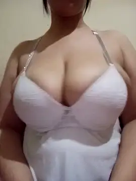 Snapshot of Maryam89six chatting on 11-29-25, 06:44 Maryam89six online show from 11-29-25, 06:44