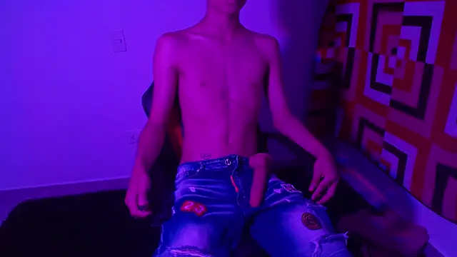 Snapshot of Andre_81q chatting on 11-20-25, 01:50 Andre 81q online show from 11-20-25, 01:50