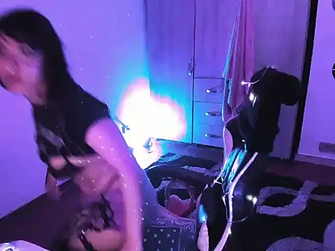 Snapshot of Zombitch chatting on 11-24-25, 04:40 Zombitch online show from 11-24-25, 04:40